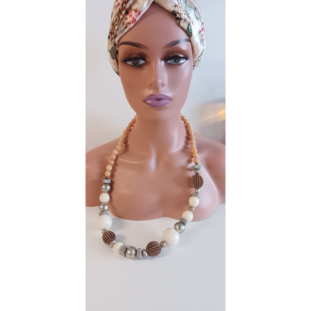 Jewelry stone wood plastic beaded Chunky necklace 15.5" long mystery‎ closure